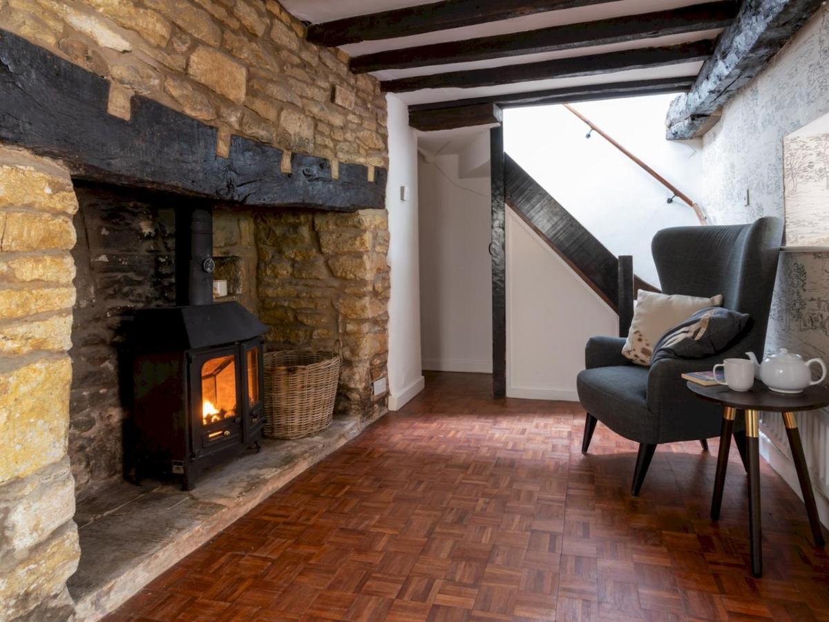 Pass The Keys Delightful 4 Bedroom Cotswold Character Cottage Cheltenham Exterior foto