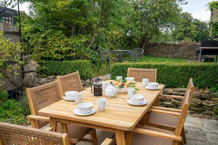 Pass The Keys Delightful 4 Bedroom Cotswold Character Cottage Cheltenham Exterior foto